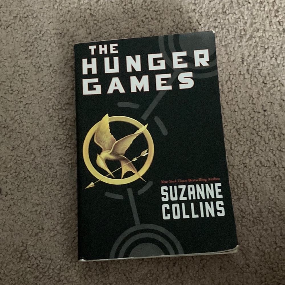 Suzanne Collins “The Hunger Games”